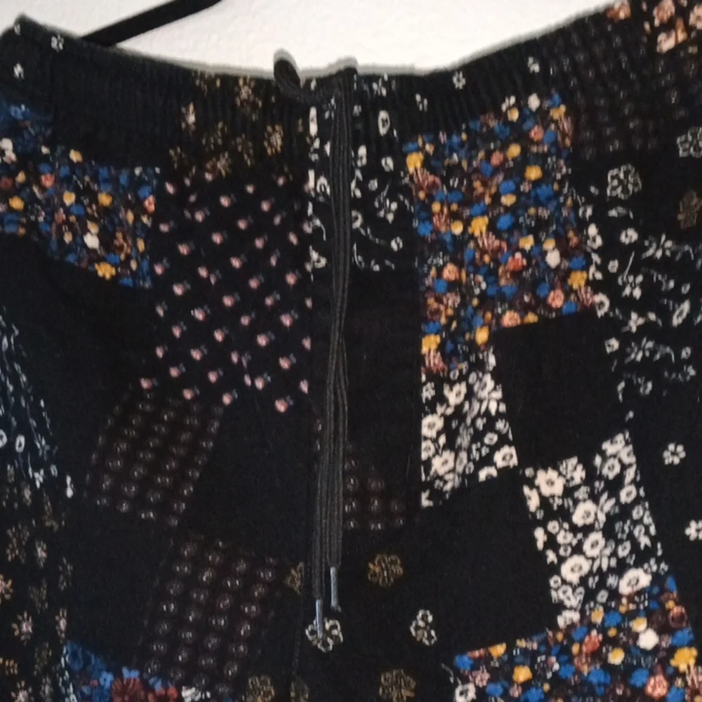 Patchwork Patterned Pants - Picture 3 of 7
